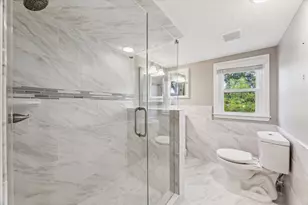 205 W Bayou Dr, Dickinson, TX 77539 - Photo 23