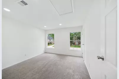 90 Crystal Lake Lane, The Woodlands, TX 77380 - Photo 13