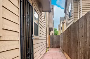 2220 Naomi St, Houston, TX 77054 - Photo 13