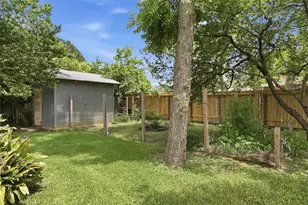 511 W Val Verde St, Brenham, TX 77833 - Photo 23
