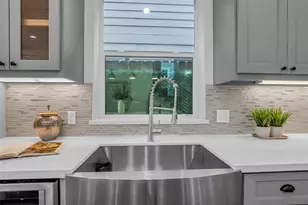 1207 E 28th St, Houston, TX 77009 - Photo 11