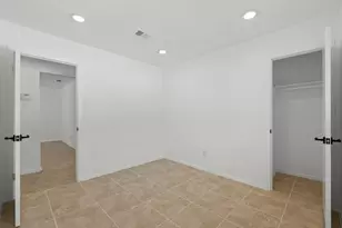 9930 Valley Lake Dr, Houston, TX 77078 - Photo 9