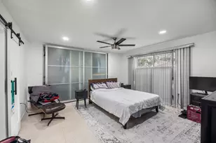 7902 Richmond Ave, Houston, TX 77063 - Photo 29