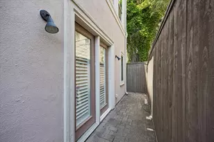 2105 Argonne St, Houston, TX 77019 - Photo 23