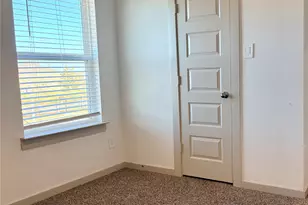 10610 Great Basin Dr, Rosharon, TX 77583 - Photo 9