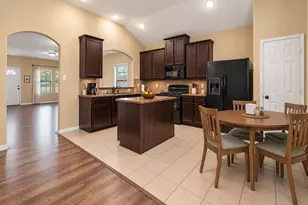 10122 Black Birch Ln, Tomball, TX 77375 - Photo 3
