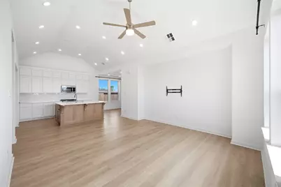 11915 S Pavillion Drive, Mont Belvieu, TX 77523 - Photo 13