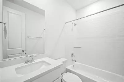 11915 S Pavillion Drive, Mont Belvieu, TX 77523 - Photo 37
