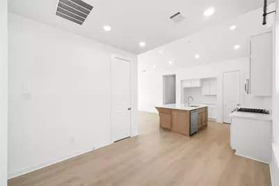 11915 S Pavillion Drive, Mont Belvieu, TX 77523 - Photo 17