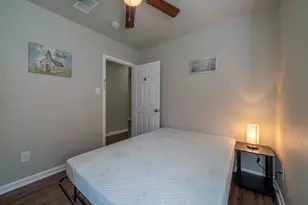 5742 Schevers St, Houston, TX 77033 - Photo 25