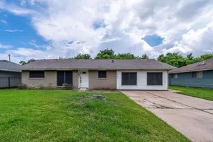5742 Schevers St, Houston, TX 77033 - Photo 1