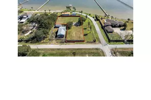 514 3rd St, San Leon, TX 77539 - Photo 1