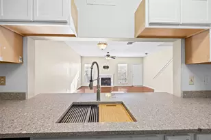 3218 Holly Hall St, Houston, TX 77054 - Photo 9