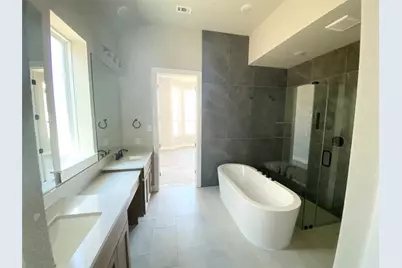 12115 Lake View Boulevard, Mont Belvieu, TX 77523 - Photo 5