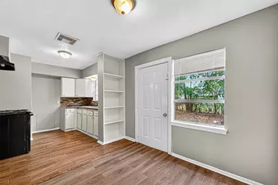 10106 Sierra Drive, Houston, TX 77051 - Photo 5