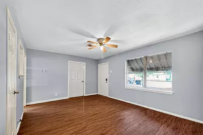 10106 Sierra Drive, Houston, TX 77051 - Photo 3