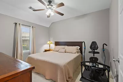 2410 Avalon Trace Lane, Pearland, TX 77581 - Photo 29