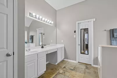 2410 Avalon Trace Lane, Pearland, TX 77581 - Photo 27