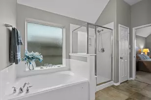 2410 Avalon Trace Ln, Pearland, TX 77581 - Photo 27