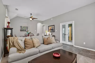 2410 Avalon Trace Lane, Pearland, TX 77581 - Photo 9