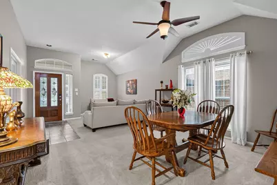 2410 Avalon Trace Lane, Pearland, TX 77581 - Photo 15