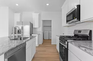 306 Robin St, Angleton, TX 77515 - Photo 7