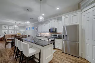 1126 W 17th St, Houston, TX 77008 - Photo 9