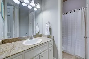 1126 W 17th St, Houston, TX 77008 - Photo 17