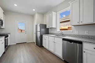 8831 New Jade Dr, Iowa Colony, TX 77583 - Photo 5