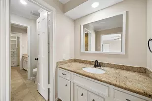 1727 Nantucket Dr, Houston, TX 77057 - Photo 15