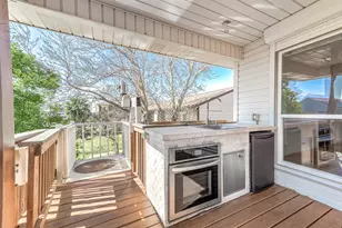 837 Marlin St, Bayou Vista, TX 77563 - Photo 11