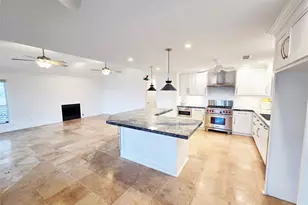 837 Marlin St, Bayou Vista, TX 77563 - Photo 3