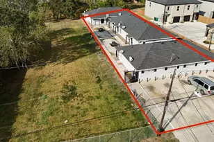 5017 Mallow St, Houston, TX 77033 - Photo 3