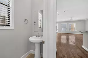 822 W 22nd St, Houston, TX 77008 - Photo 9