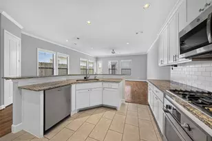 822 W 22nd St, Houston, TX 77008 - Photo 11