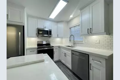 1801 Huldy St Street #H8, Houston, TX 77019 - Photo 9