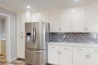 2206 Carriage Lane, La Marque, TX 77568 - Photo 7