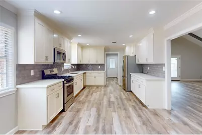 2206 Carriage Lane, La Marque, TX 77568 - Photo 5