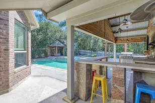 2458 S Bramlet Dr, Conroe, TX 77304 - Photo 31