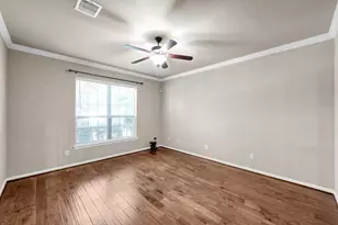 2458 S Bramlet Dr, Conroe, TX 77304 - Photo 5