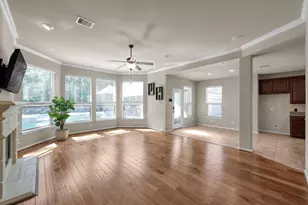 2458 S Bramlet Dr, Conroe, TX 77304 - Photo 9