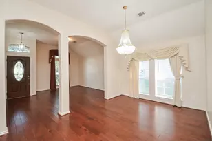 2019 Magnolia Crest Ln, Sugar Land, TX 77478 - Photo 5