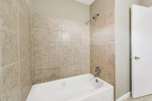 10214 Bretton Dr, Houston, TX 77016 - Photo 13