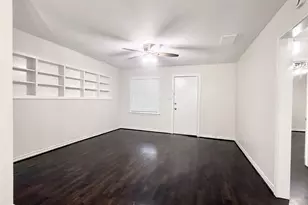 832 S Anderson St, Angleton, TX 77515 - Photo 3