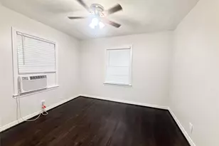 832 S Anderson St, Angleton, TX 77515 - Photo 15