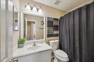 13102 Peppergate Ln, Houston, TX 77044 - Photo 9