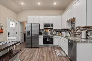 11636 Vistawood St, Willis, TX 77318 - Photo 5