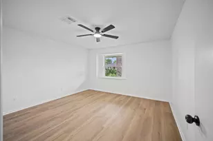 10935 Silkwood Dr, Houston, TX 77031 - Photo 15