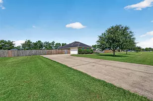 10706 Harry Dr, Needville, TX 77461 - Photo 33