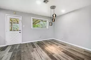 1627 Texas Ave, League City, TX 77573 - Photo 9